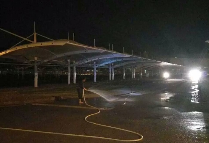 膜結構車棚